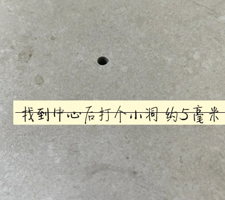 错那瓷砖空鼓维修公司专业解答在瓷砖铺贴过程中，如果砂料搅拌不均匀，将会带来以下问题